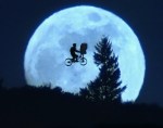 Iconic E.T. scene of bike riding in front of the moon, Deja Reviewer